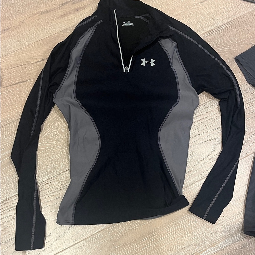 Under Armour Women's Black and Gray Long Sleeve Top